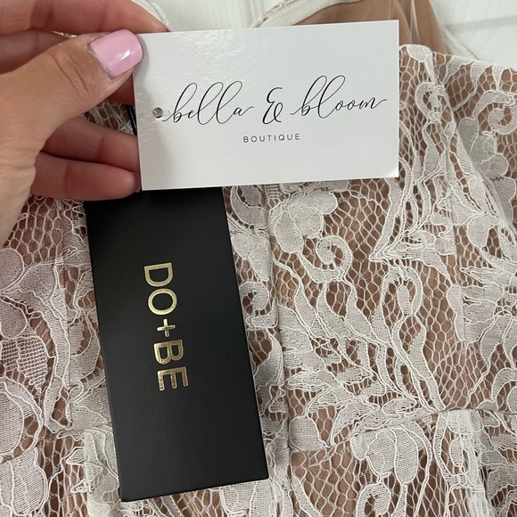 BELLA AND BLOOM BOUTIQUE - READY TO WED LACE WHITE/NUDE MAXI DRESS - Picture 5 of 6